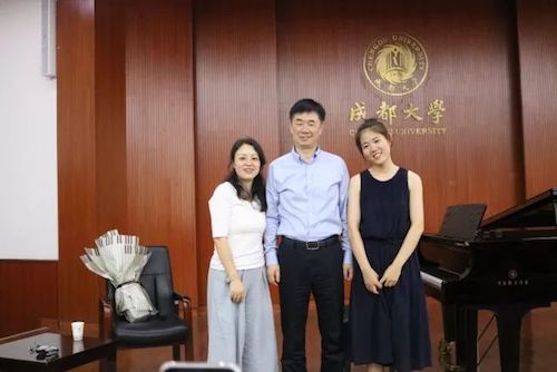 AG旗舰厅艺术家石叔诚与特邀艺术家顾平受邀于成都大学东盟艺术学院、音乐与舞蹈学院艺术实践周开展公开课